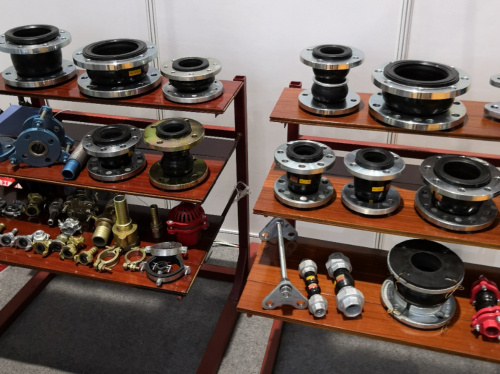 管道伸缩器